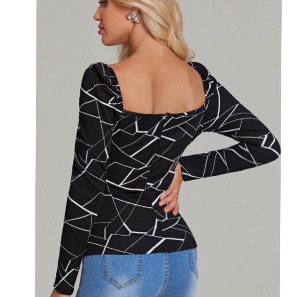 Sweetheart neckline - Picture 3 of 3